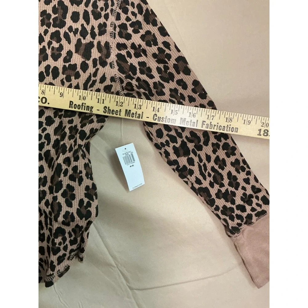 Old Navy Waffle Knit Top Youth M 8 Tan Leopard NWT Thermal Crew Neck 812472